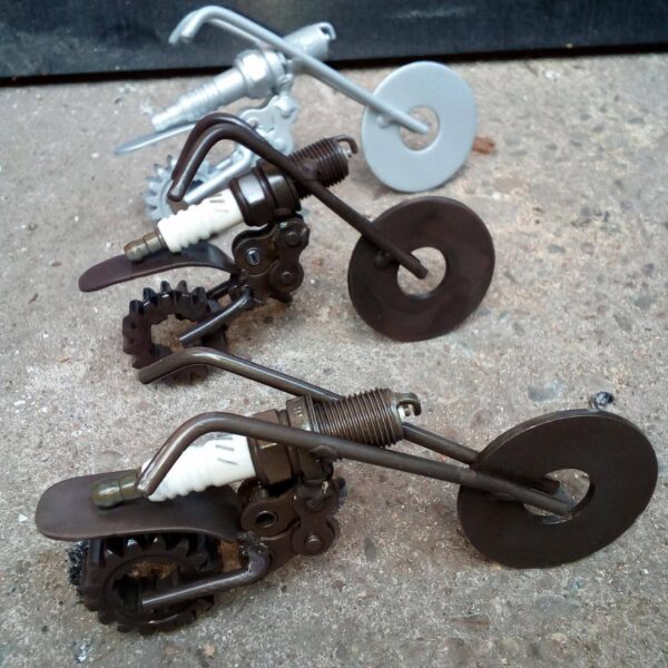 sculpture petite moto